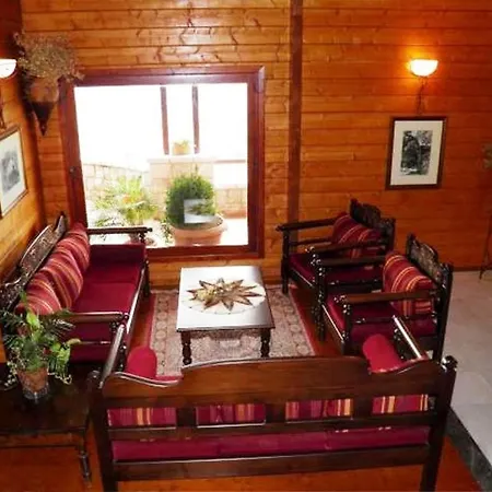 Lefkoritis Askifou Sfakia 2* Petrés